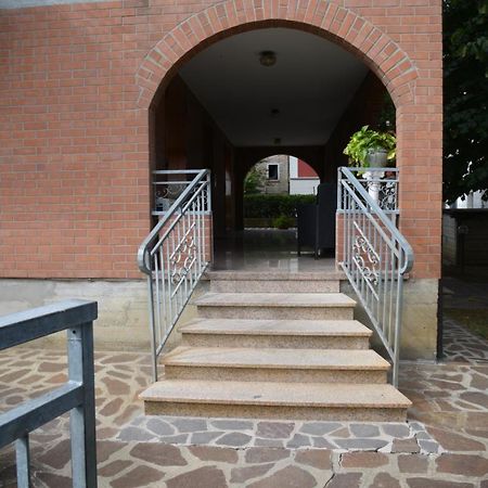 Villa Ferrari Oriella Solignano Nuovo Εξωτερικό φωτογραφία