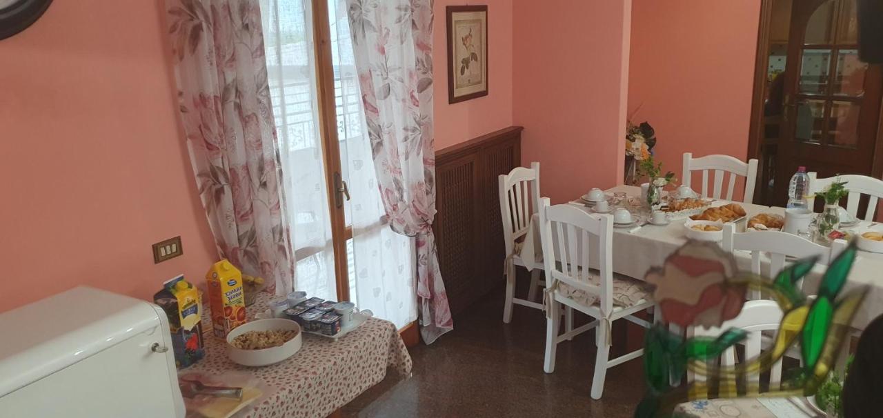 Villa Ferrari Oriella Solignano Nuovo Εξωτερικό φωτογραφία